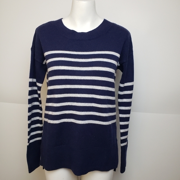 GAP Sweaters - Gap navy stripe sweater